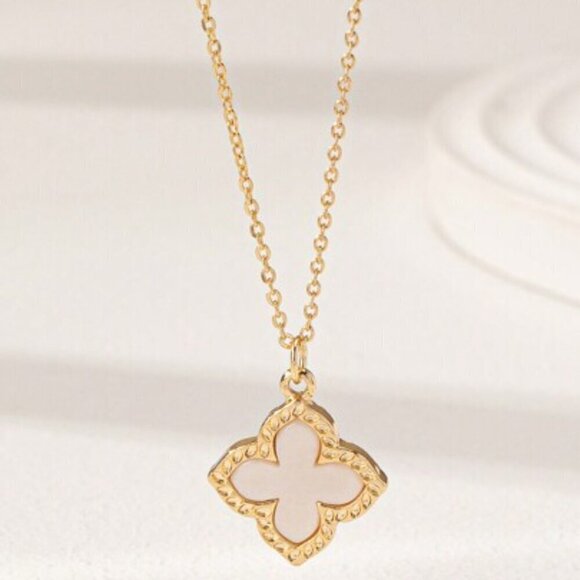 White Mother of Pearl Clover Pendant on 18k Gold Filled Necklace - Picture 3 of 3